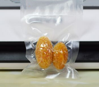 紋路真空袋和光面真空袋有什么區(qū)別？哪個(gè)貴？
